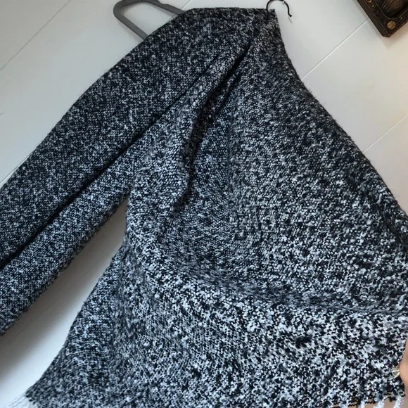 Echo from Anthropologie blanket scarf black/white - Picture 3 of 4